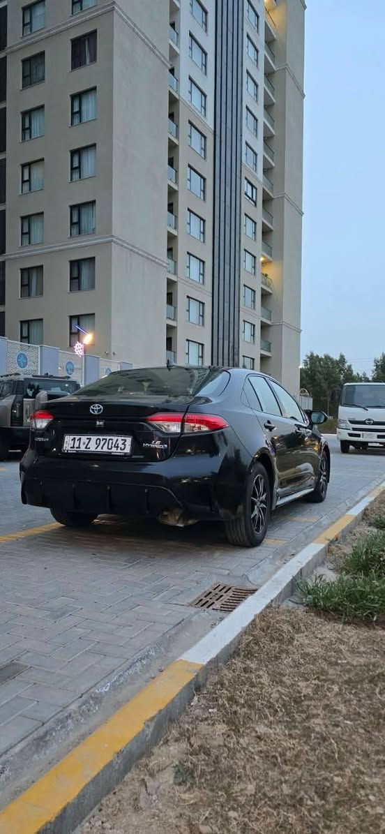 كورلا LE محسن 2023........
محرك١٨٠٠ وارد كندي يجي فول الفول
شرط ولاايرباك طاك بيه كله بلادي وسليم.......
هايبرد
#المواصفات#

رقم بغداد انكليزي
كامره وشاشة تدعم كار بلي......
تدفئة كشنات
تدفئة ستيرن مقود
بصمة
حساسات امامية
حساسات جانبية
تحكمات ستيرن
دوشمة جلد
تدفئة حتى مي زراكه
مربوطه بيه جهاز  مقاوم صدأ ورطوبة من امريكا نادر جدا
حادثها قبغ صندوق فقط  ومبدل بنفس اللون والباقي مكفول 

السياره مكفوله عدا تبديل قبغ الصندوق كفاله عامه وكذلك مكفوله حتى من الشخوط يعني مختصر الكلام سيارة دينار متصرف عليه .......
 مكانه بغداد الكرخ حي الجهاد قرب مجم النسيم
السعر ١٥٠ وبيه مجال وماكو هيجي سعر واالله وهيجي نظافة 
***********
