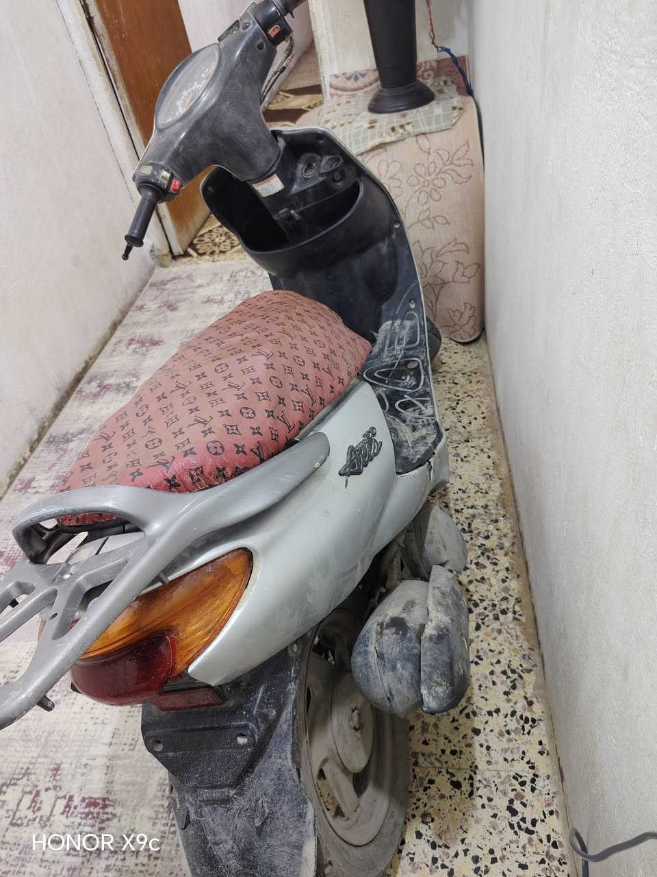 السلام عليكم دراجه اكزز نضيفه مجفته الدراجه شغاله ونضيفه السعر 350 وبيه مجال المكان البصره كرمه علي شراي تفضل خاص ***********
