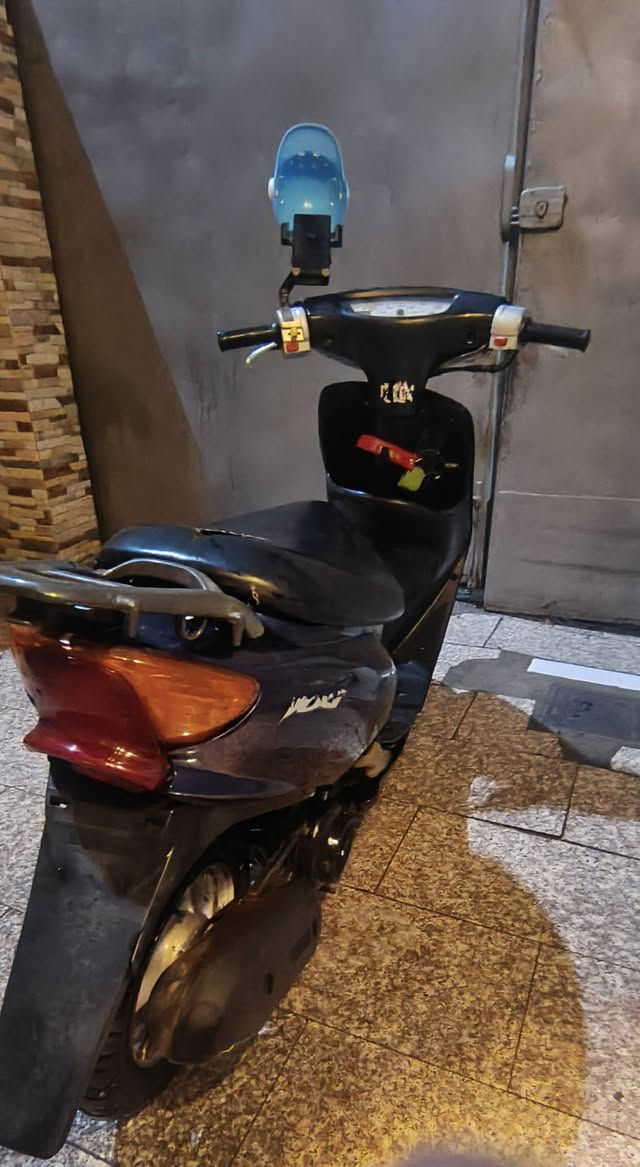 سلام عليكم حبيبي دراجة 60عصفورية للبيع دراجة كلشي مابيهة كفرات تايرات كهربائيات كلهة شغالة كدام عينك الله شاهد بس الايت الأيمن مكسور بس شغالي نضايفةالعنوان بلديات حي التراث السعر 300 قفل ***********
