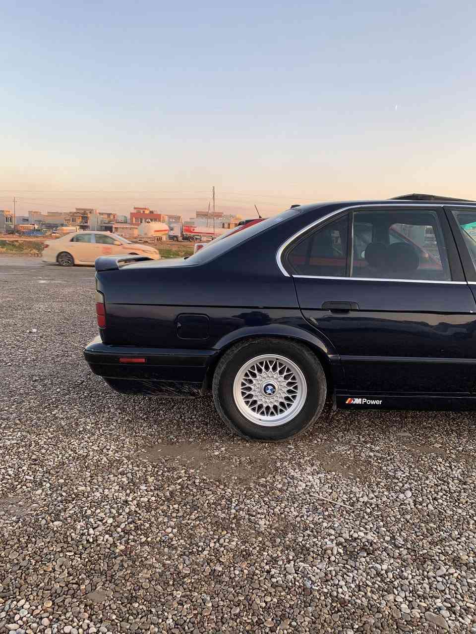 525iA كپس مودیل 1995
گێر تۆماتیك رەقم سنوی نوێ 
سعری 47$ مجال 
***********
شوێن بەردەرەش
