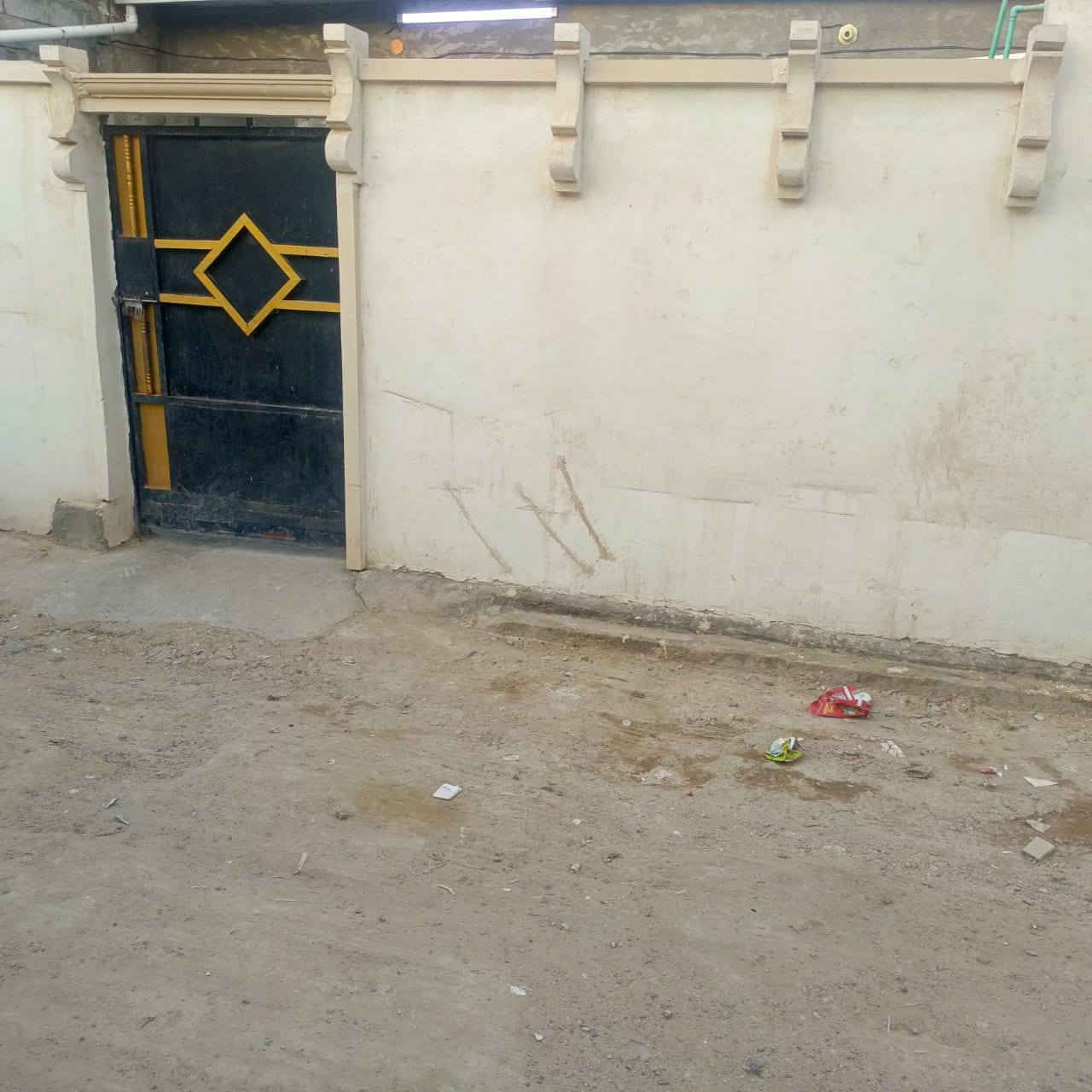 بيت للبيع  مساحه 150قرف ثنين صاله استقبال ومطبخ جاهز للسكن تانكي ماطور مغاسل خدمات كاف مدارس عنوان ابو منيصير قرب جامع الناصر ومدرسه زهره الخمائل***********
