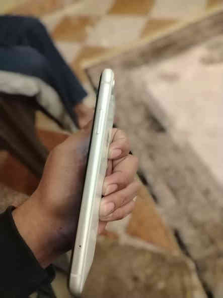 سلام عليكم آيفون اكس آر ذاكرة 64بطارية 76شحنة حلو ما مبدل اي شي ولا بي اي خلل جهاز نضيف السعر 150وبيً مجال قليل مكاني حي اور رقم ***********
