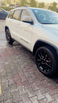 سلام عليكم ورحمة الله وبركاته سياره للبيع جيب لاريدو نص فول
موديل 19 امريكي 
سياره جاهزه من كلشي 
مكان السياره المنصور 
السعر 230 
لاتصال ***********
سياره بسمي ثاني يوم احولك 
تحياتي للجميع
