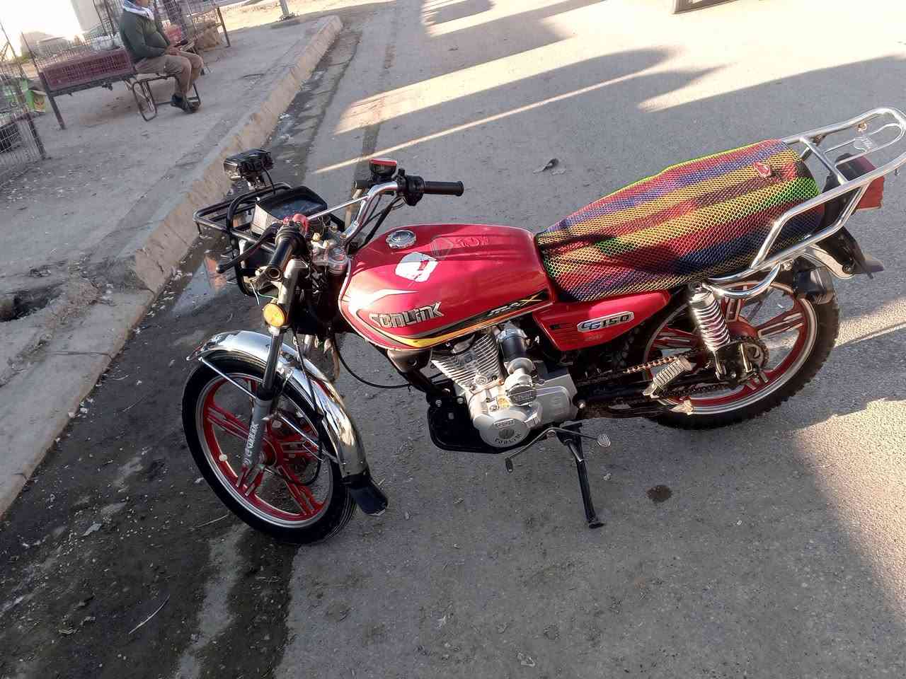 السلام عليكم موجود  موطور سيفان  للبيع 
موديل 22نضافه فول محرك ما مفتوح شرط 
كهربايات كلها شغاله منفيس كامل 
***********
