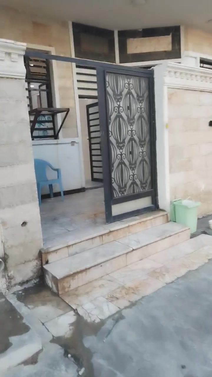لليجار الطي جهت الشط قريب على الشارع العام ***********
٤غرف نوم
