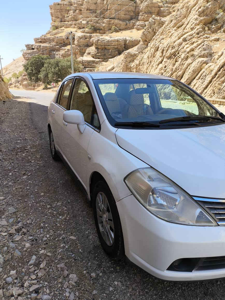 نیسان تیدا ٢٠٠٧ سپی گێڕ ئۆتۆماتیك، گێڕ و مەکینە و تەبرید ساردوگەرم بەشەرت، هەزەی تازەیە سەنەوی تازەیە تا ٢٠٣٠ بەناوی خۆمە، پێنج پارچە و نیوی بۆیاخە تەنها پێشی لای سایەق کەمێکی گرتووە، سەیارەکە کامل مەسرەفی بۆ کراوە، نرخی ٧٦ گەڵا قفڵ، ***********. السليمانية, العراق
