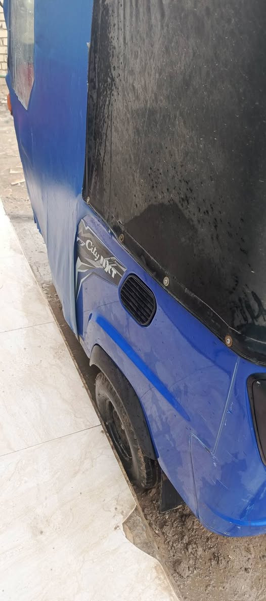 تكتك بياجو نضيفه محركه بلادي مامفتوح سعره 3وبيه مجال مكاني ابو غريب صبغ مابيه جديده حيل رقم الهاتف  *********** /***********
