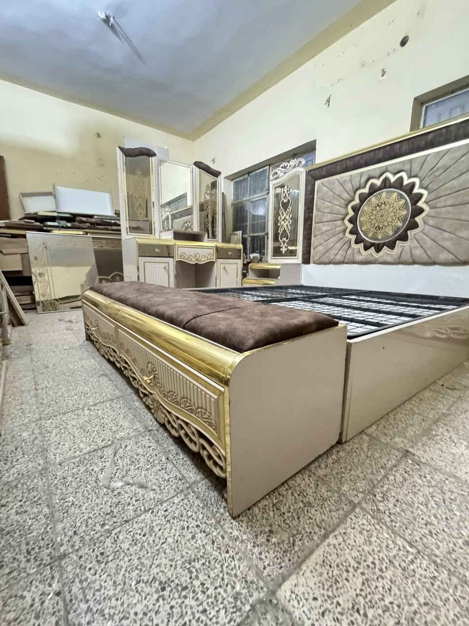 مزاد البركة لبيع الاثاث المنزلي غرفه نوم تركي نفرين ملكي
الغرفةالاولى 9 قطع السعر ٩٠٠ الف  
الغرفه الثالثه 8 قطع السعر ٩٠٠ الف 
العنوان الفلوجة حي الضباط مقابل جامع المدلل متواجدين من الساعه ال ١٠ صباحاً الى ١٠ مساءً
*********** واتصال 
***********واتس آب واتصال
