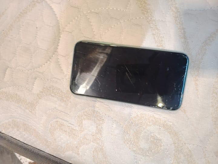 سلام عليكم 11 عادي جهاز بلادي
بطاريه 76 
ذاكره 64  
فيس إيدي شغال 
الجهاز بس كسر بل كلاس من جوه خفيف 
والجهاز للمراوس فقط وتحياتي للجميع 
تكريت الزهور


**إذا كنت صاحب هذا الإعلان وتريد حذفه لأي سبب، رجاءا أرسل رسالة إلى الدعم الفني**