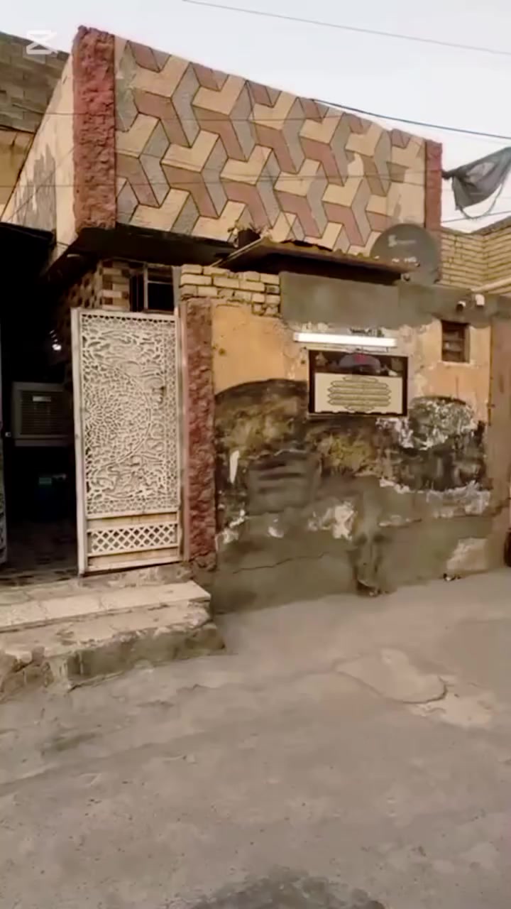 اللهم صلي على محمد وآل محمد 
مشتمل للبيع مساحه 90 متر 
بيت جاهز فول  عالي ع شارع 
خدمات كامله ماء وكهرباء ومجاري وتبليط انترنت 
عنوان الدسيم مقابل السوك سعر مناسب 
للاستفسار ***********
او مراجعة مكتب دلالية جمال العطواني 
ومحمد العطواني
