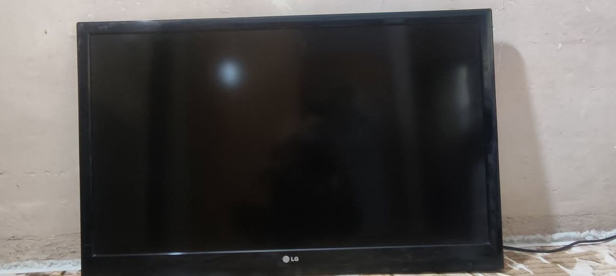 تلفزيون الجي اصلي لللبيع باب اول حجم ٤٣ بدون نت
١٣٠الف
مكان بفداد الزعفرانية 
***********
