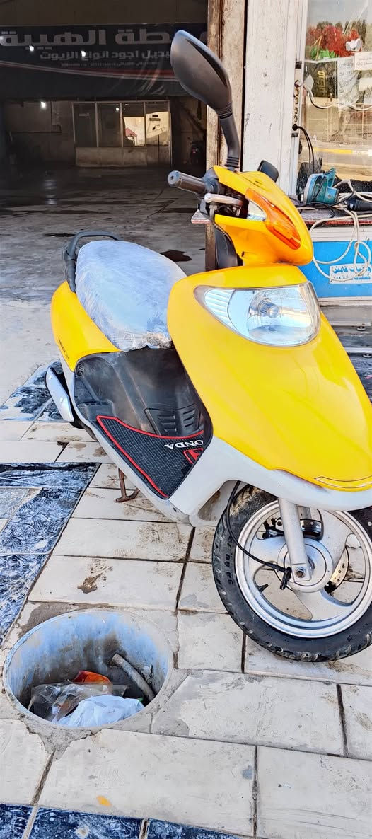 سلام عليكم ورحمه الله وبركاته
دراجة سبيسي للبيع ماليزي الدراجة خير من الله موديل 2018 مكينه ناعمة مجفته كهربائيات كلها شغاله محركة نظيف وما بيه اي نقص العنوان واسط قظاء النعمانية قرب اسواق اولاد مسلم    رقم الهاتف  ***********
السعر 450
