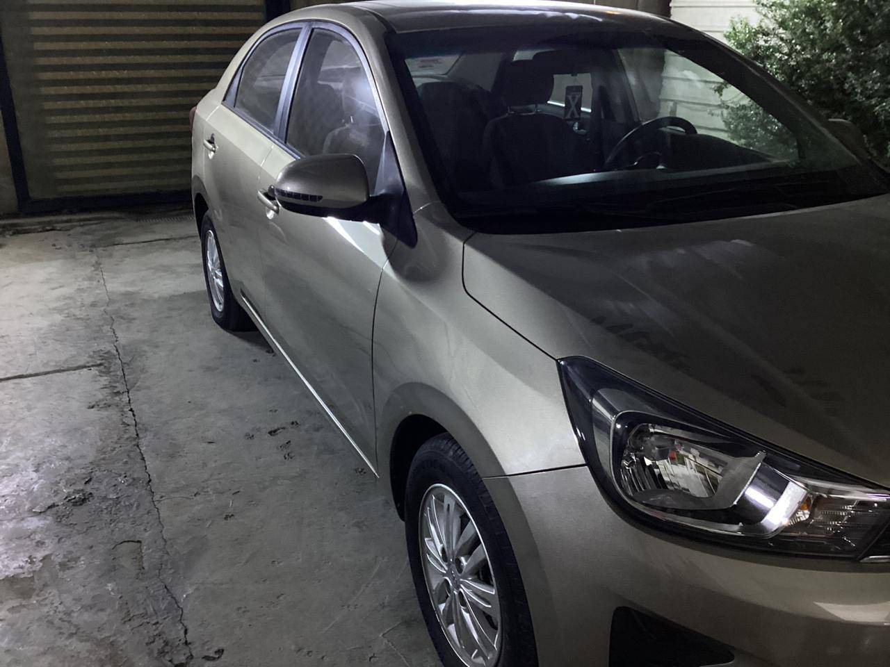 السلام عليكم كيا بيكاس موديل ٢٠٢٠ رقم بغداد ماشية ٣٩ الف كم  مواصفات السيارة محرك ١٤٠٠ سلايد تحكم ستيرن شاشة كاميرا مكفولة من الصبغ والضربة عدا ملاحظات بسيطة جدا السعر ١٠٥ ورقة بيها مجال للجادين بالشراء مكان السيارة حي العامل خلف المحكمة الاتصال على الرقم *********** بيه واتساب
تحياتي للجميع بغداد, العراق
