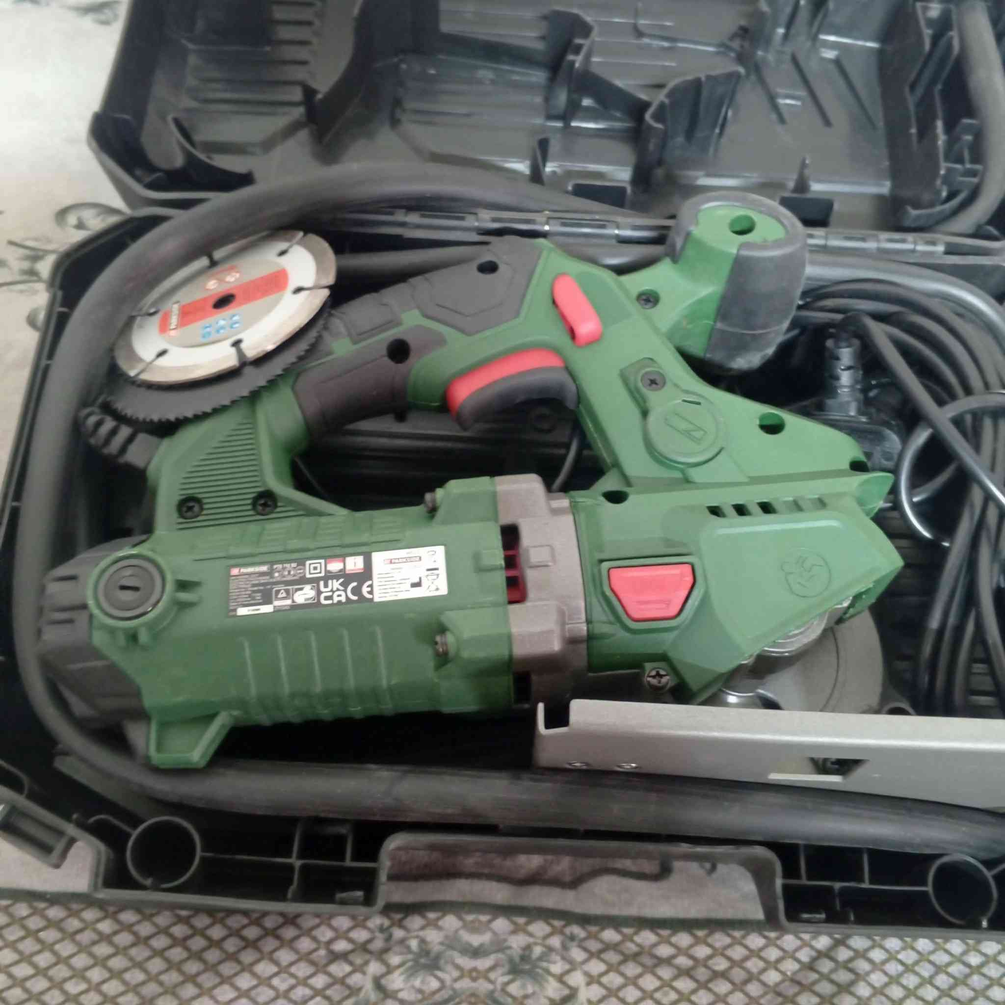 السلام عليكم دريل امباكت وكوسره نضيفات لوك 75 قفل ماعندي توصيل ***********
