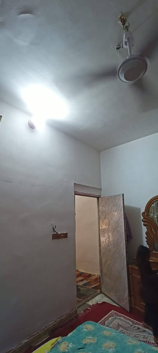 سلام عليكم يالله يوجد بيت البيع 50مترا يتكون من غرفه 4ونص وصاله 6بربعه ومطبخ وصحيات بيت عكاده بناء جديد بلوك بناء عالي رباط جديد يرهم فوك غرفه البيت بلديه وطوبته مده عشرين سنه قصد دافع من عنده سنتين بقن 18سنه كل سنه قصده مليون و300  البيت تطلوعه ب28 قفل ويرهم قصد  رجاء المو شراي لا يتصل المكان كربلاء حي العسكري قطاع 17 مقابيل المدارس رقم للهاتف لاستفسار ***********
