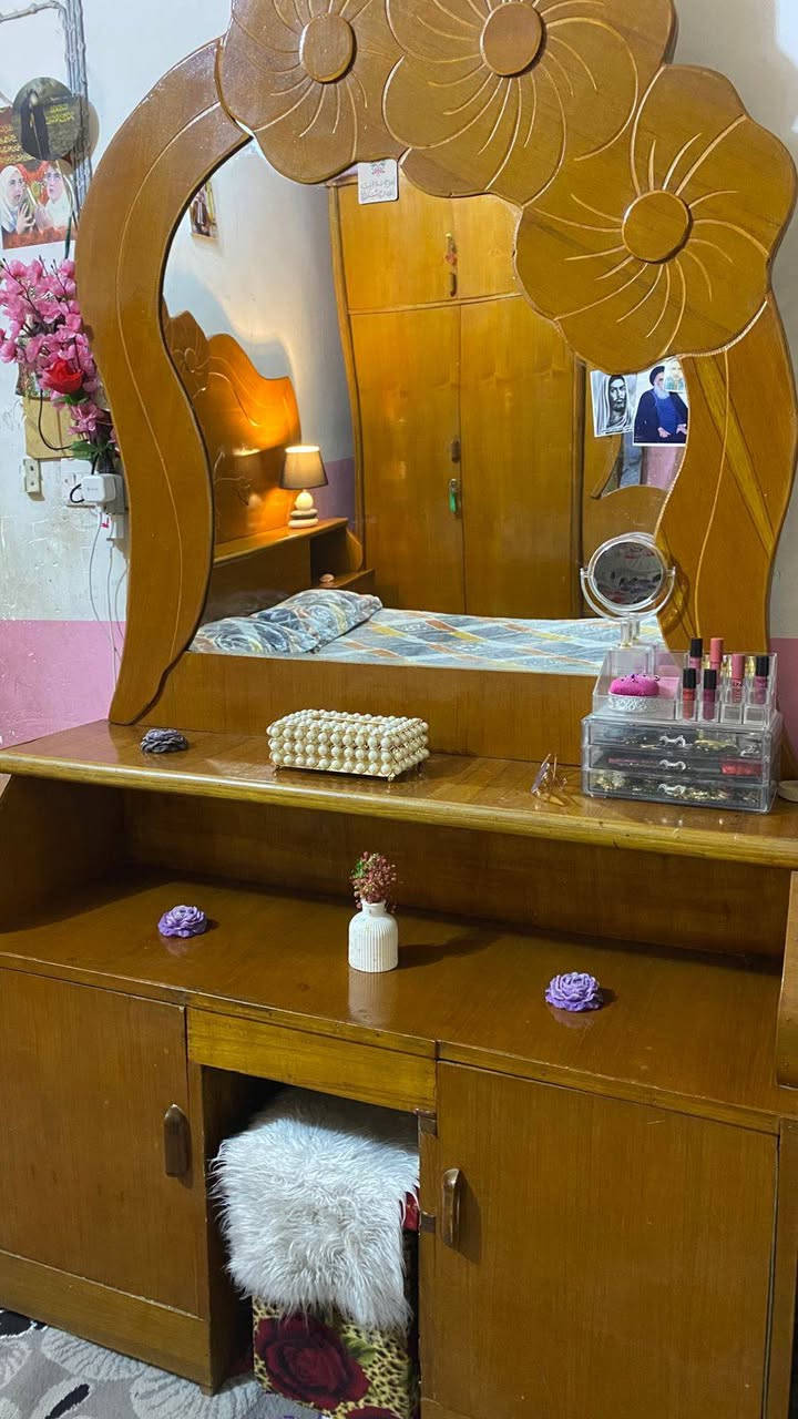 السلام عليكم غرفه نوم نضيفه جدا للبيع بيع مستعجل مكاني حله ***********
