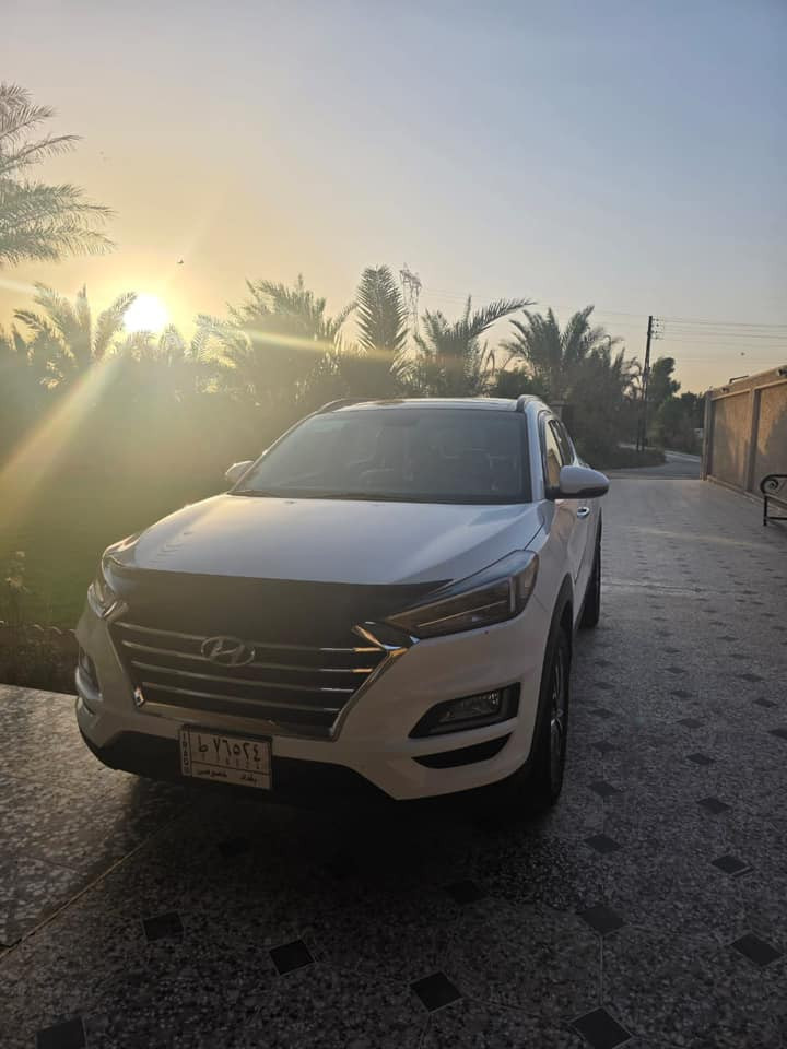 السلام عليكم 
توسان خليجي 
موديل 2020
مواصفات فول بانورما 
4 سلندر 2000cc
مكفولة من الحادث والتبديل 
رقم بغداد باسمي
المسافة المقطوعة 79،800
السعر اكتب رقم 1 
تواصل واتس اب ***********
بغداد- المدائن
