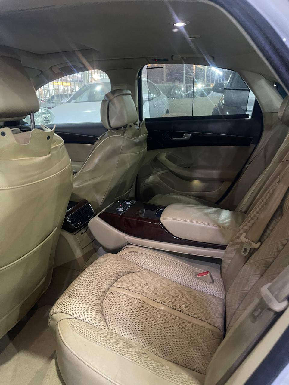 السلام عليكم
اودي 2013A8
فول مواصفات بمعنى الكلمة اذا اريد اذكرها يرادلي ساعه رقم بغداد بيه قطعه بس جاملغ امامي صبغ فقط بدون حادث تحويل ثاني يوم بغداد اليوسفية السعر 160$وبيه مجال
***********
***********
***********
