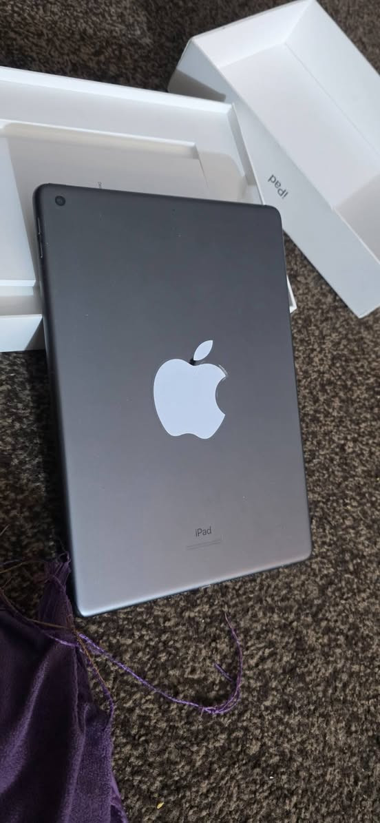 بيع فقط
ايباد 9 ذاكره ٦٤
بطاريه 90
الجهاز ماطاب تصليح ولامفتوح 
سعره 225 بيه مجال قليل 
ت ***********
الخاص مفتوح
