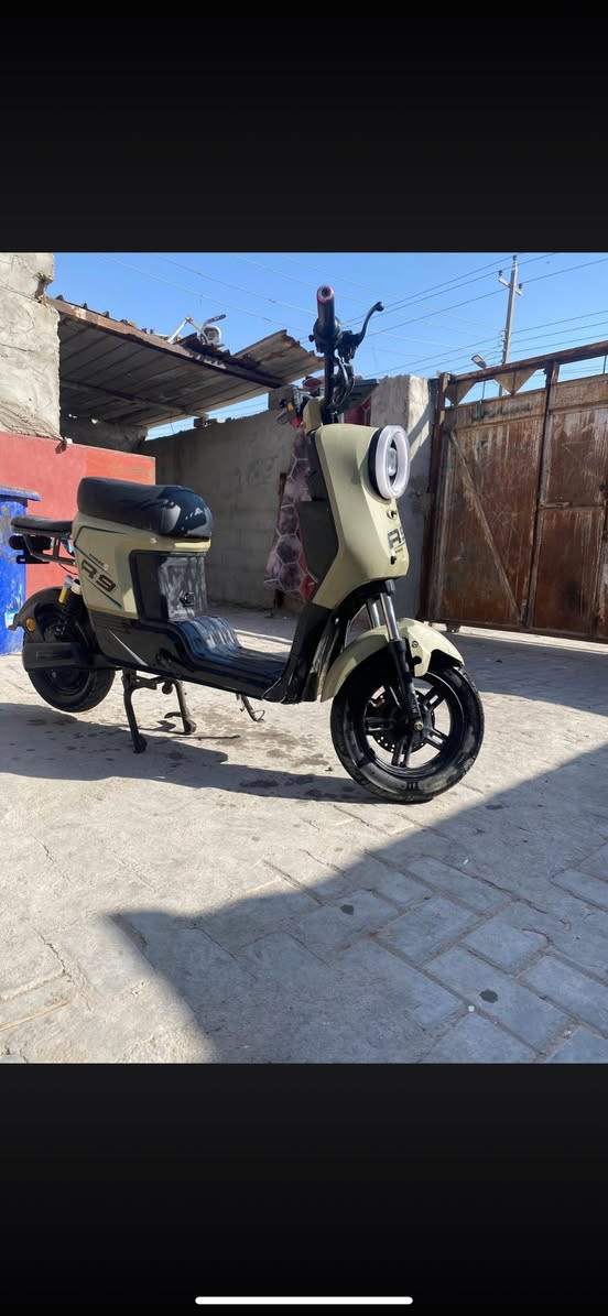 سلام عليكم 
دراجه R9 للبيع 
بيه عطل بس بطاريات 
والباقي كله شغال  غراضه موجوده عندي 
سعره ٢٥٠وبيه مجال للشراي. 
عنوانه بصره كرمه علي باب جامعه
