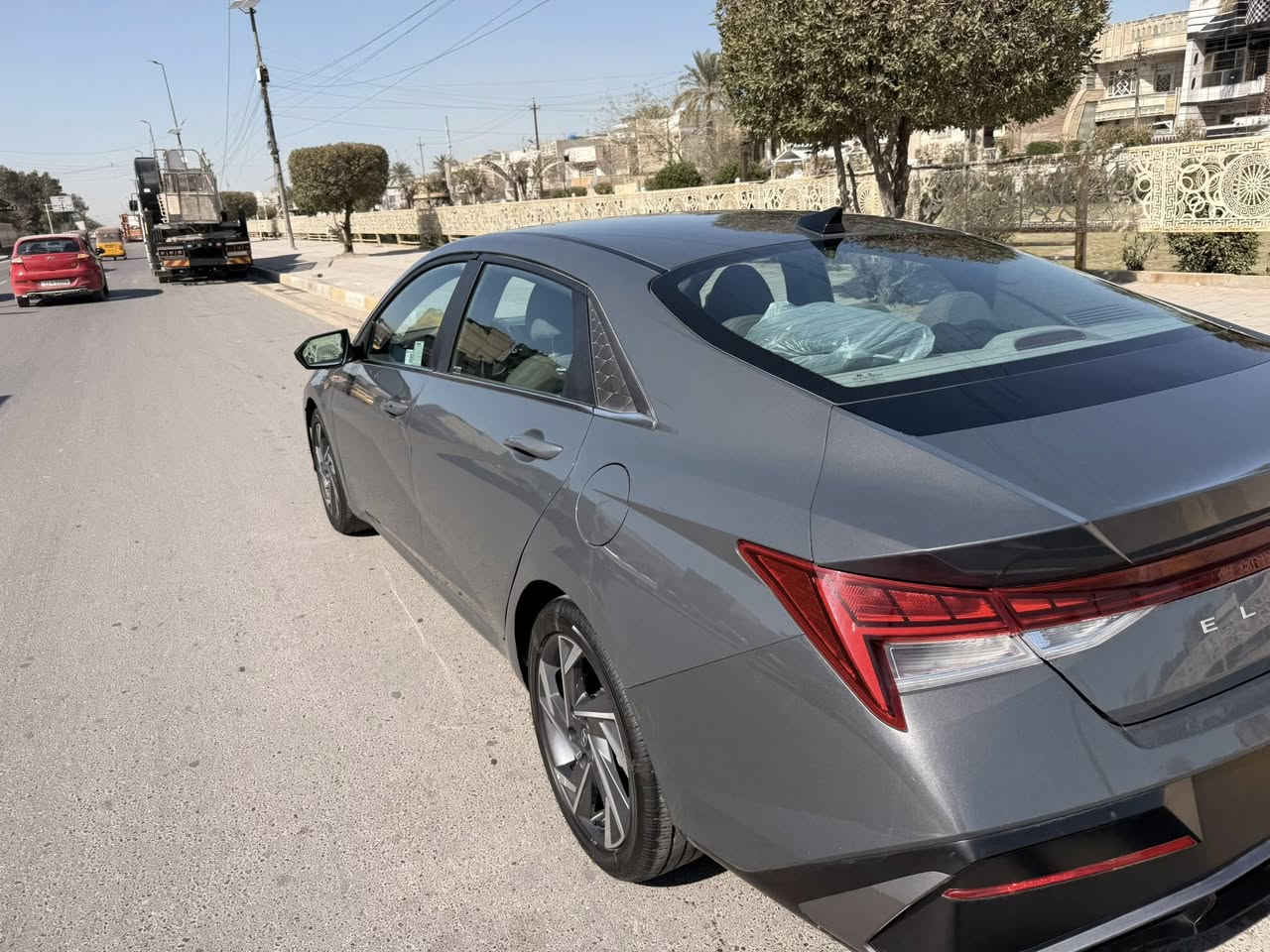 سلام عليكم النتره 2025. LES من فئة
كير اوتو
نشغيل بصمة
كامرا
سايد بريك دكمة
رادار
فتحة قمارة
تحكمات استيرن
ويل كب
البجم كبس بدون اضرار حادث بل منشور ورقم شاصي 
الضرر فقط باب خلف السائق دخول نهايه شهر 9فول موصفات بدون رقم سعر 155 حدثها فقط باب الخلفي مبدل اصلي مكان بغداد جميله *********** نقصها دفع كمرك ورقم سياره  زيرو  الله شاهد
