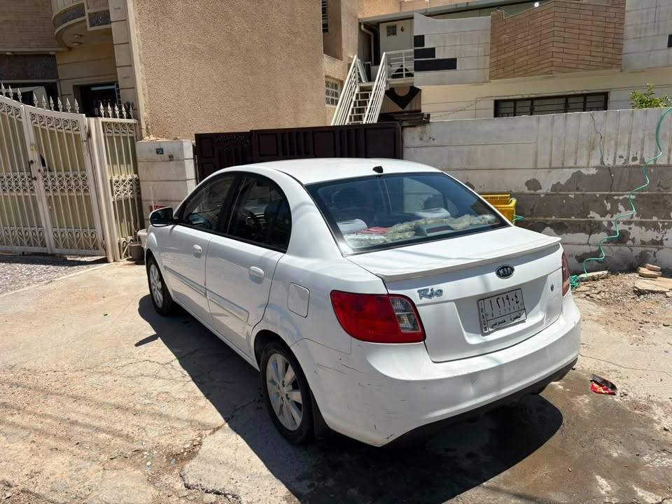 كيا ريو ٢٠١٢ ماشية ٦٢ تقريبا من الشركة العامة خليجي محرك ١٤٠٠ مكفوله بدون صبغ ومابيها اي نقص رقم بصرة مكاني بغداد للاستفسار ***********
