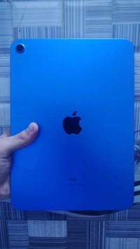 ما هو الطراز والموديل بالضبط؟:  الجيل ال10  كم هي سعة التخزين الداخلية...