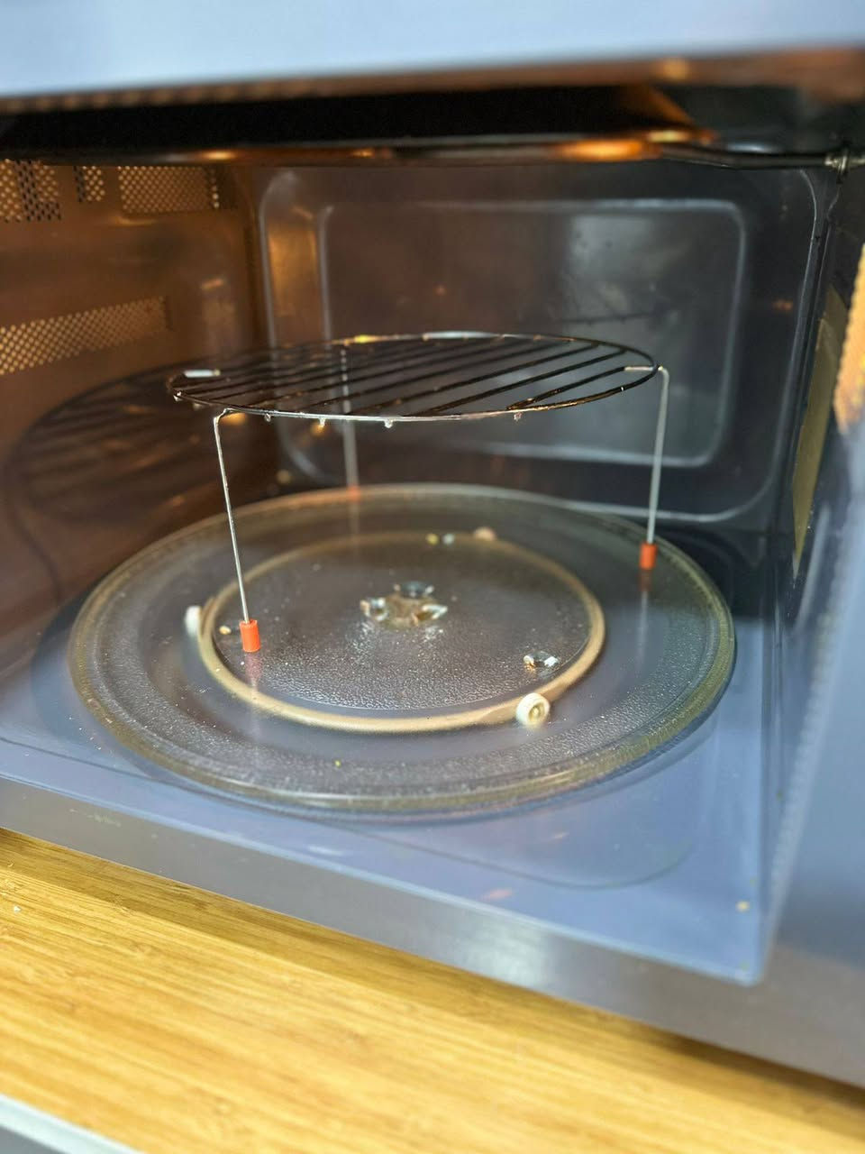 السلام عليكم مايكرويف من DENKA✨
جديد كلش نضافه 100/100 استعمال كلش قليل 
للتفاصيل اكثر الاتصال على هذا الرقم*********** 👍
