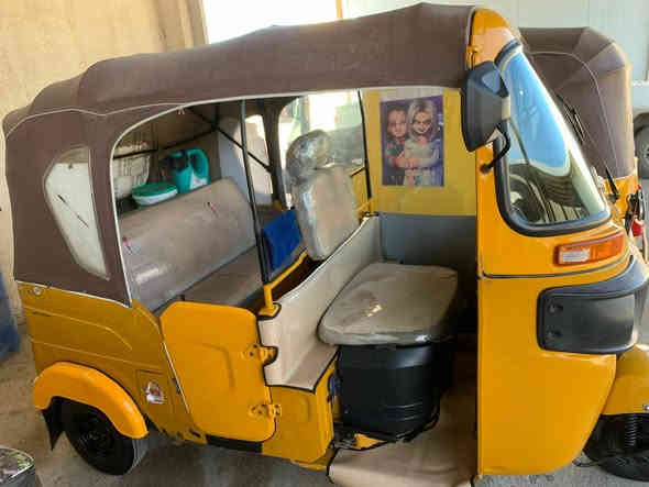 سلام عليكم تكتك للبيع موديل 21 رقم سنوية نضيفة شوفتك عينك شراي اتصال ع الرقم ***********
