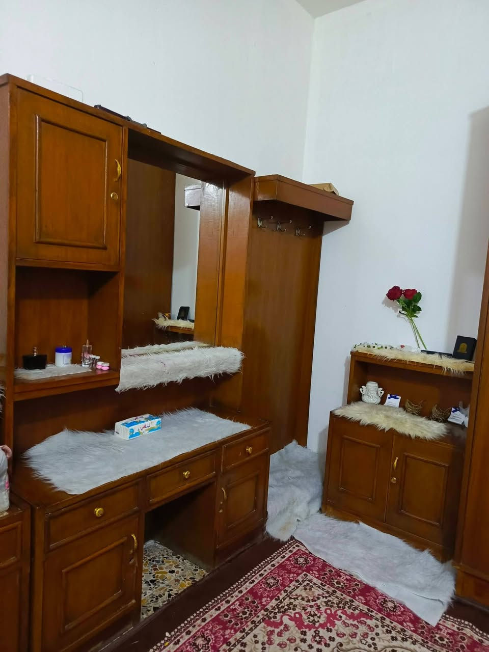 غراض لبيع صاج كنتور وكومديات وميز مرايه وزاويه.. تصال بل رقم 📱 بغداد دوره ***********
