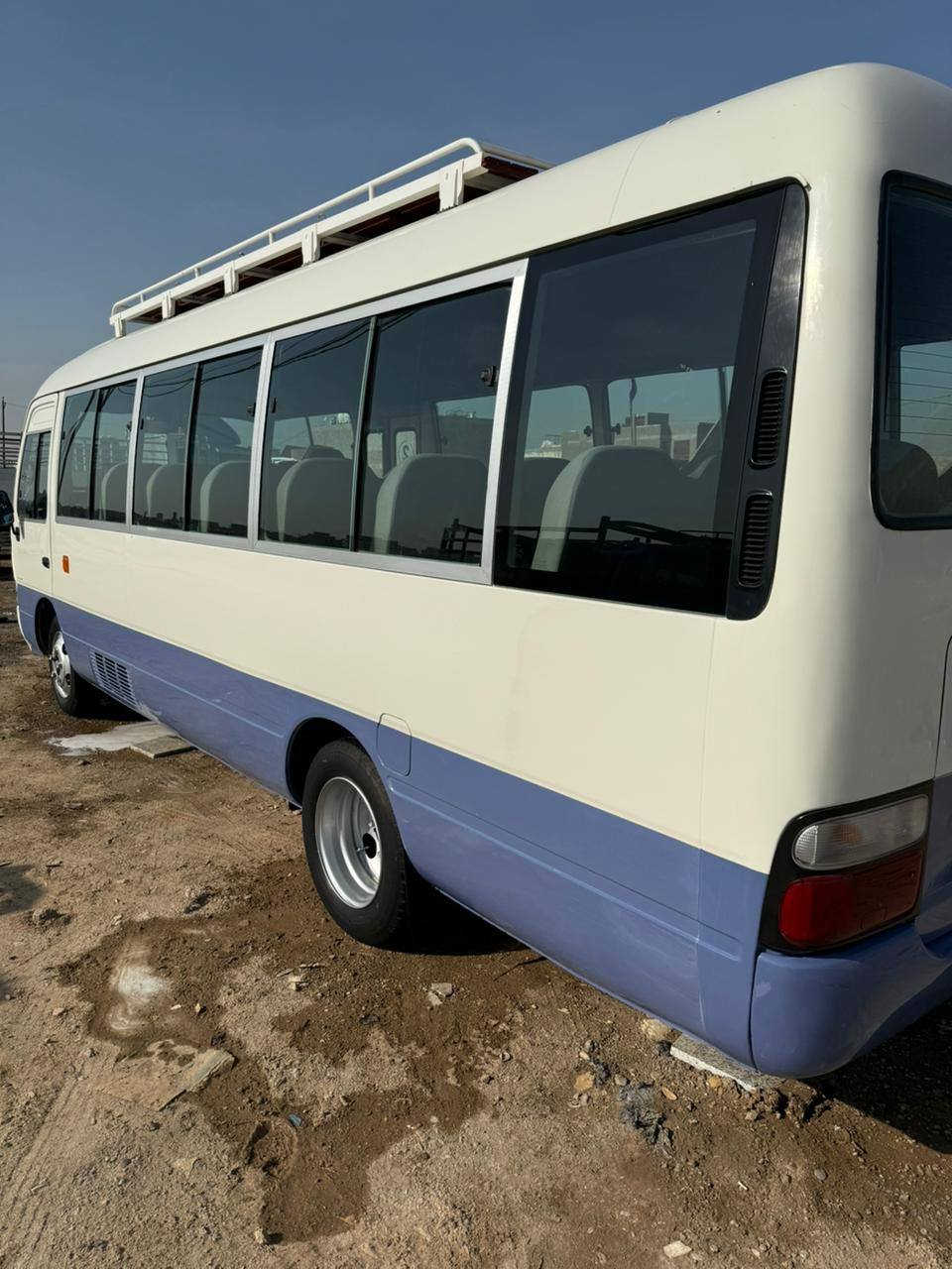 السلام عليكم من رخصت مدير الكروب كوستر للبيع موديل 2015 مكينه وكير والاكسل بي ونه خفيفه منضومه غاز 80 لتر جوبلس ناصي تخم تاير صبغ قليل ما متواجد عل فيس الاتصال على رقم الهاتف ***********
