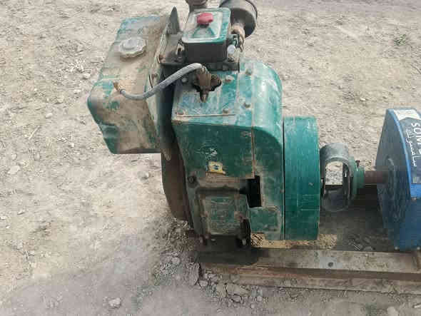 موطور شاتك دويز موطور جديد مشتغل بس شهر ونص البيع مكان محاويل ناحية الامام موجود خاص وهاذه رقمي سعر 800 وبه مجال الطيبين ***********
