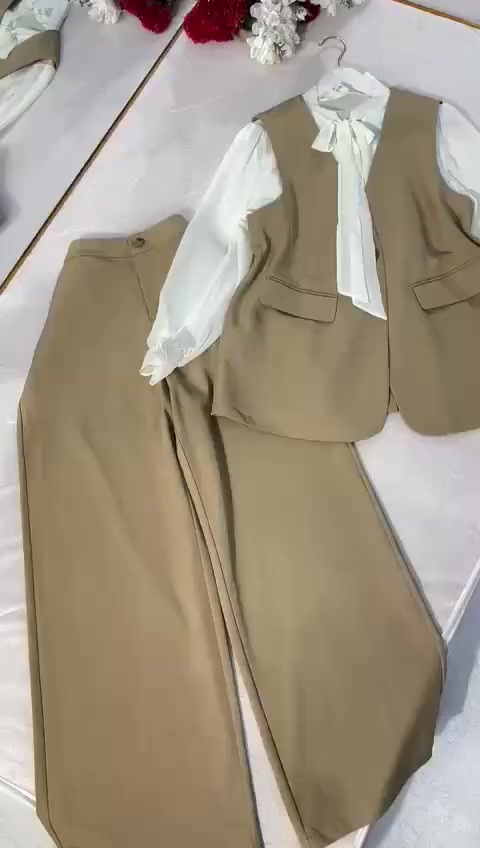 ❤️ ﷽

الكولكشن الجديد موديل العيد يبدأ من هنا 💐 

ووصل الجمال وترند الموسم😍❤️

طقم العيد قطعتين خامة إيروبين إيطالي

قياسات  من 38 _ 48


**إذا كنت صاحب هذا الإعلان وتريد حذفه لأي سبب، رجاءا أرسل رسالة إلى الدعم الفني**