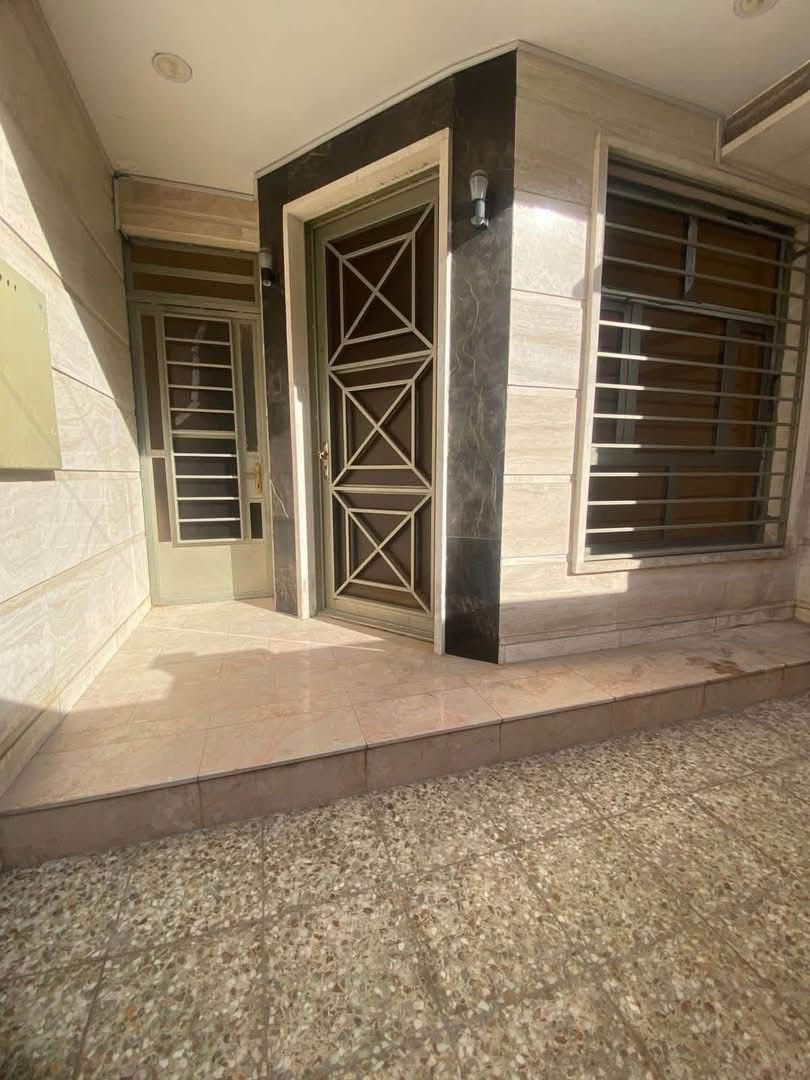 ✨🏡 مكتب حلم عقاري 🏡✨
نحقق حلمك بالعقار المناسب بأفضل الأسعار والمواقع المميزة 

 منزل للايجار💎

مساحه: 100 م

يتكون من 
4 غرف نوم - صاله - مطبخ - حمام ✅
موقعه السيديه بالمربع الذهبي 📍

سعره : بمليون وربع 

تتواجد عند مكتب حلم عقاري 
الموقع : السيديه - الضباط - شارع الكويتي 📍
للتواصل والاستفسار ***********
