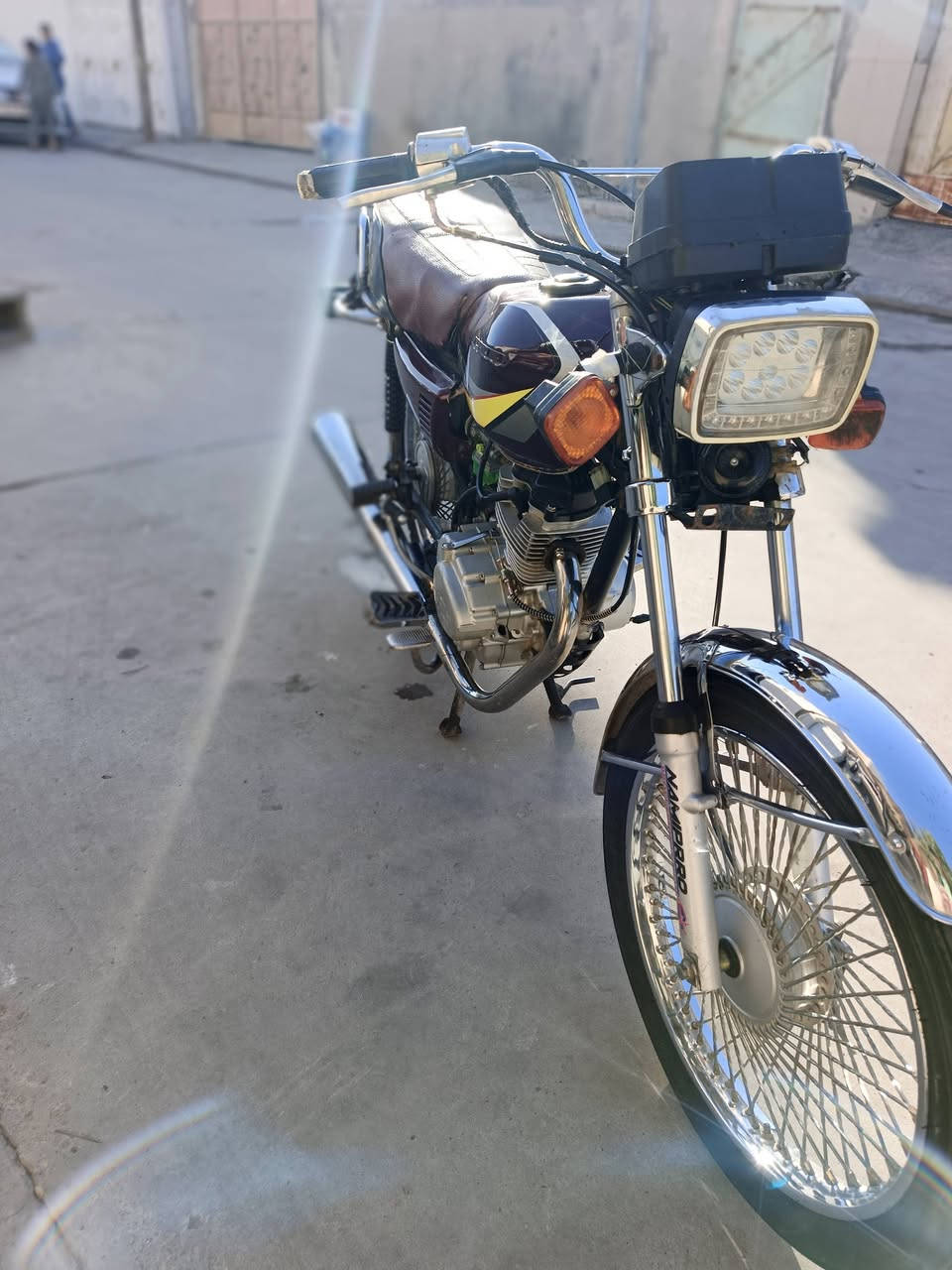 ايراني نامه برو موديل 21 كهربائيات كامله  محرك شرط لا صرف ولا بخار نشاط فول شلعه ومعدل صالنصه صوت بريك جديد تايرات جدد وياله مسطره سعرها 350 بيه مجال قليل *********** مكاني كركوك
