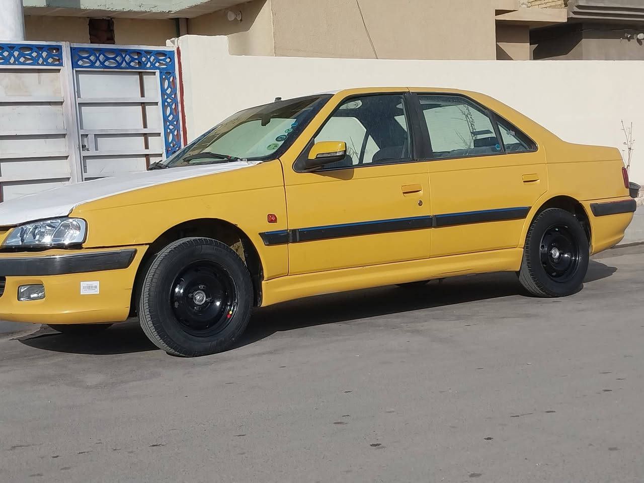 السلام عليكم للبيع بيجو بارص موديل 2015 رقم بغداد بسمي مصفره السياره هزه جديده كير  مكينه بجيس حداديه جديده تخم تاير السياره كفالة لا ضربة لا صبغ لا جراد لا تبديل السعر 45 وبيه مجال  ***********
