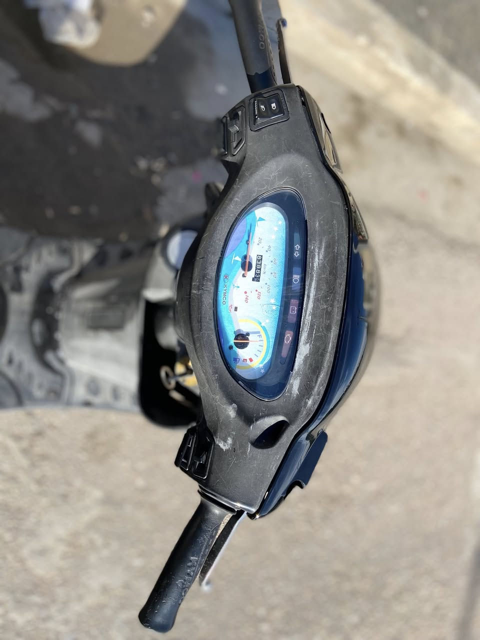 سلام عليكم دراجه كامكو فحل للبيع موديل 2016 مكفوله كفاله عامه برغي ما مفتوح بيهه مكان ميسان   ***********  للستفسآر اكثر
