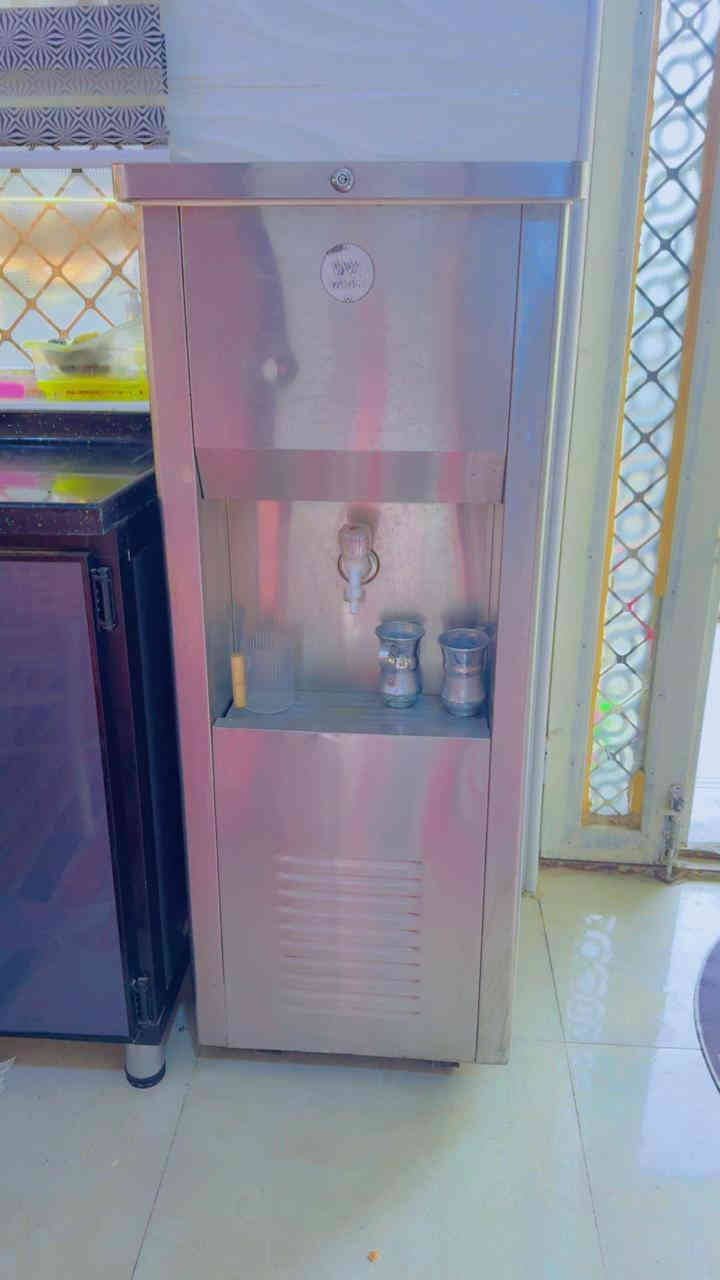 براد بالة كويتي
حجم وسط يشيل فوق 20 لتر ماء

جاهز ومكفول من التصليح على بلاد

طوافه شغاله والفضله شغاله وتاسيس التعبه شغال

السعر 225 بي مجال بسيط وانا ماخذه ب 275

البصرة ***********
