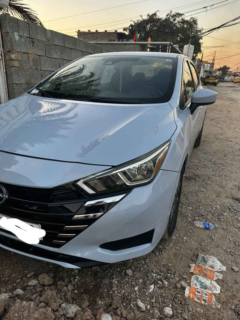 نيسان سنترا 2024 SV
ماشيه 44 الف  
مكينة ألفين 
فول مواصفات  عده فتحه 
ويل كب كشنات هيتر تبريد شاشه لايت فول لد لد نهاري رادار امامي وجانبي كامرة دوارة حساس خلفي بصمة وتشغيل عن بعد نضام ايكو توقف ذاتي  شحن لاسلكي  4 كاعديات بعد بيها هواي مواصفات
رقم بغداد 
السيارة  موقعه بغداد الزعفرانيه 
 السعر اتصال علا رقم 
***********
