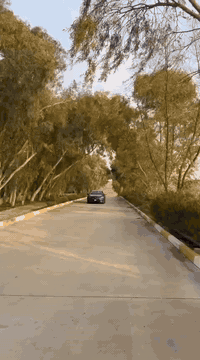 سلام عليكم/كامري موديل 2023للبيع مواصفات نص فول ماشيه 11الف ضررهاخفيف باب مبدل اصلي ورأس البونيد ***********السعر 185قفل
