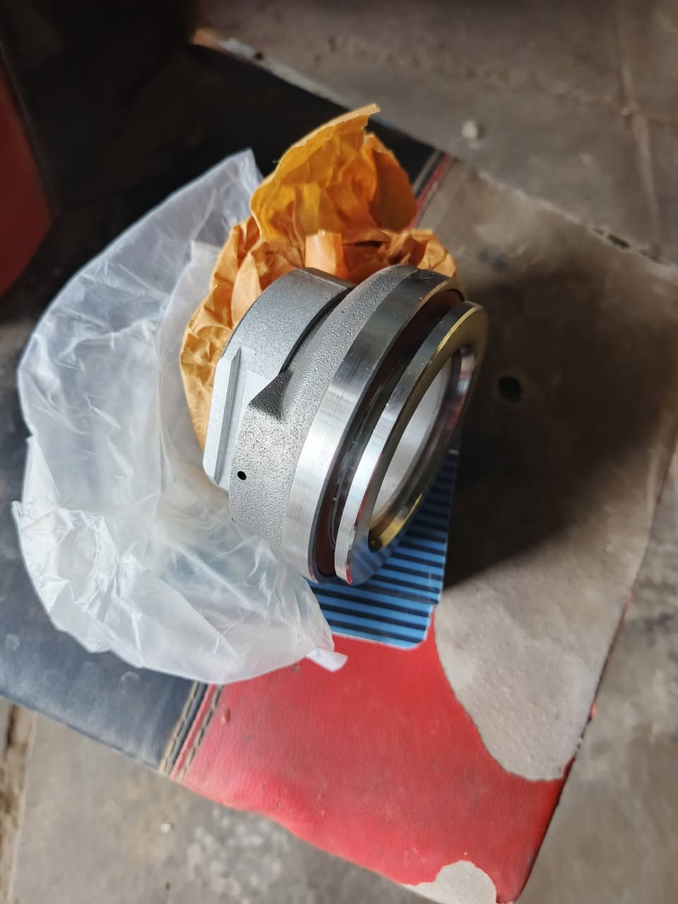 اغراض مان بوز ٨٢اصلي وتجاري عنوان بغداد جرف نداف محل قيصر تصال وتساب ***********
