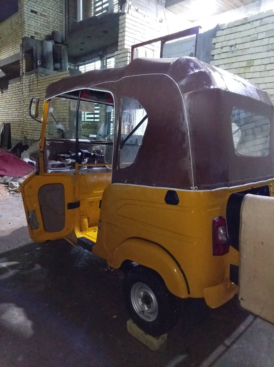 تكتك 21 لونين تكتك تخبل بيها بس الدوس الكدام فقط تراي زيرو يخبل 8400 وبيها مجال مكينة مكفولة وكسن مكفول مدينة الصدر ***********
