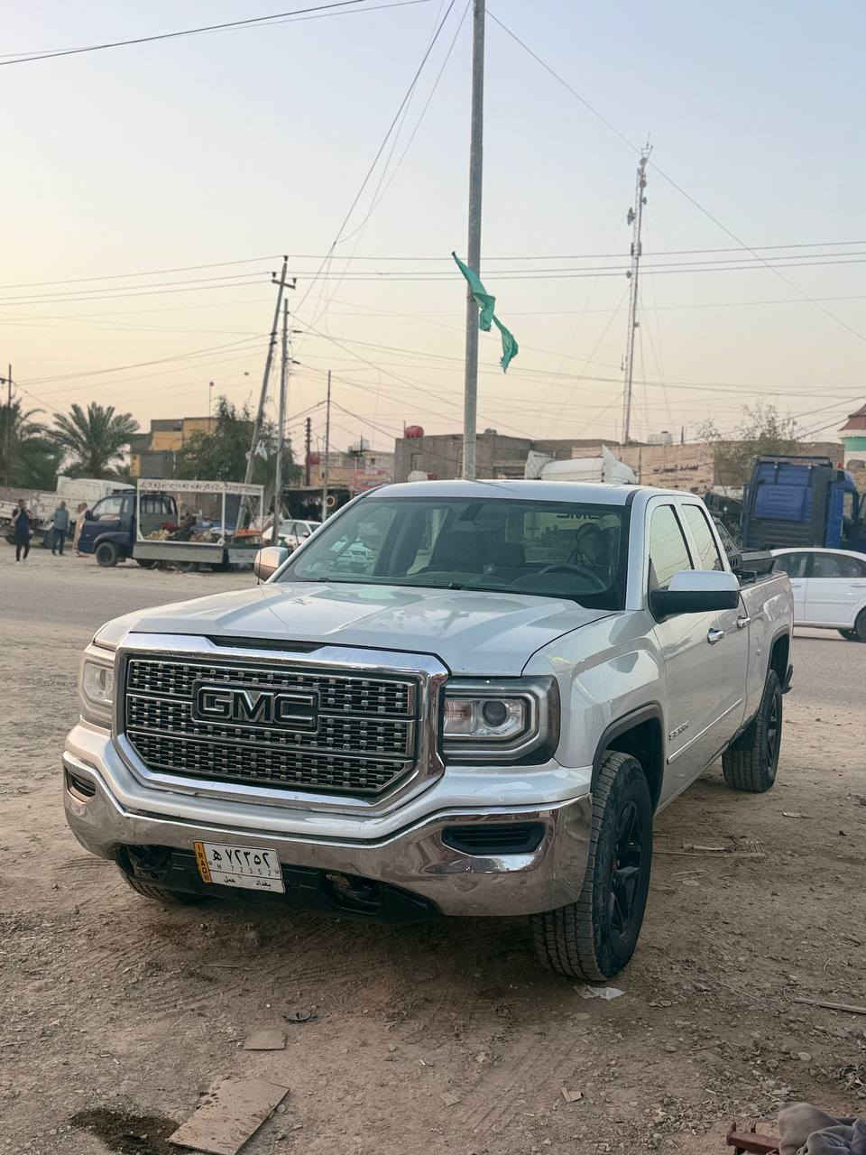جمسي سيرا  موديل 2108
مكينه 5.3/ V8
  بيه صبغ قطع ضربه بالبدي بدون لاشاصي ولا لغود حداديه نضيفه دواخل نضيفه وجديده متعوب عليه دهن درجه اولى مكينه وكير كفاله سنويه ساقطه صارله شكم شهر  ماشيه 118 ميل 
عليه غرامات اعتقد ٢٠٠ الف ينزلن من السعر 
معروضه ١٦٥ ورقه وبيه مجال
مكان الديوانيه 
***********
