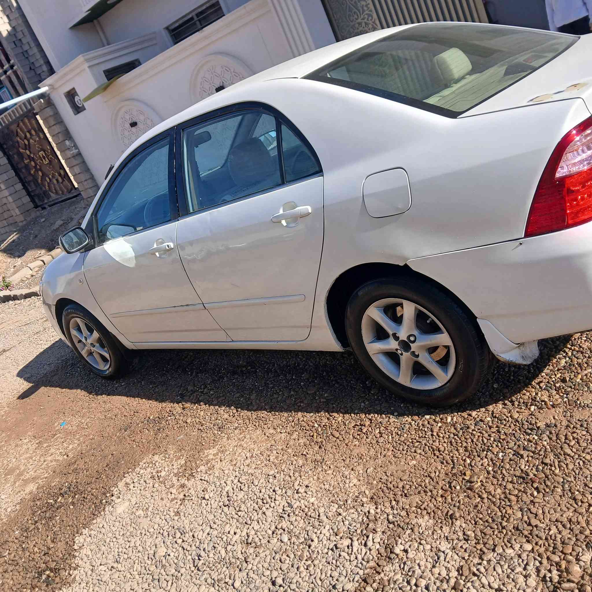 بيكاجيو ٢٠٠٧سياره ماتصرف عليها ألف دينار جاهزه كامره حساسات خلفيه مري قلاب للمراوس فقط ***********للستفسار
