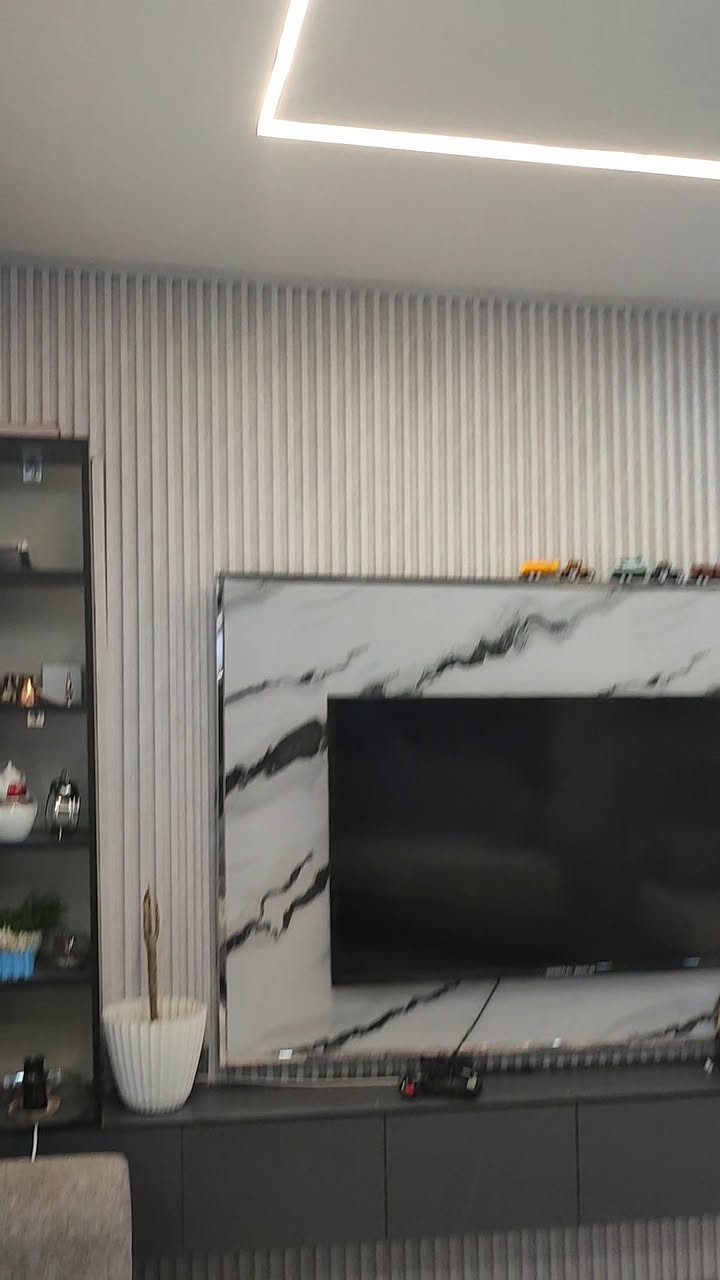 ئه‌م خانووه‌مان هه‌یه‌ 200 مه‌تره‌ دوو قاته‌ بۆ دوو مالی جیا ئه‌بیت 
نرخی 750 گه‌ڵا و معامه‌له‌یه‌ ئه‌كه‌ویته‌ به‌كره‌جۆ بۆ زانیاری زیاتر په‌یوه‌ندیمان پیوه‌ بكه‌ن *********** السليمانية, العراق
