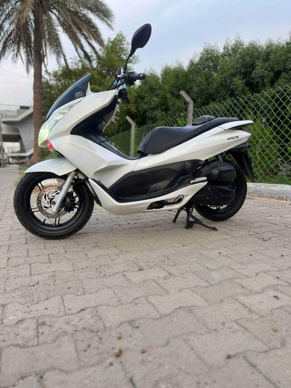 السلام عليكم للبيع دراجه pcxجيل اول مكينه 150 دراجة  كل ابلادي شرط النضافه دراجهة مال رمبه المديل 2016  ماخذها رمبه اوراق المعرض موجوده الدراجه على ايدي ياباني الاصلي JFدراجه جديده  السعر١٤٠٠
مكاني بغداد *********** بغداد, العراق
