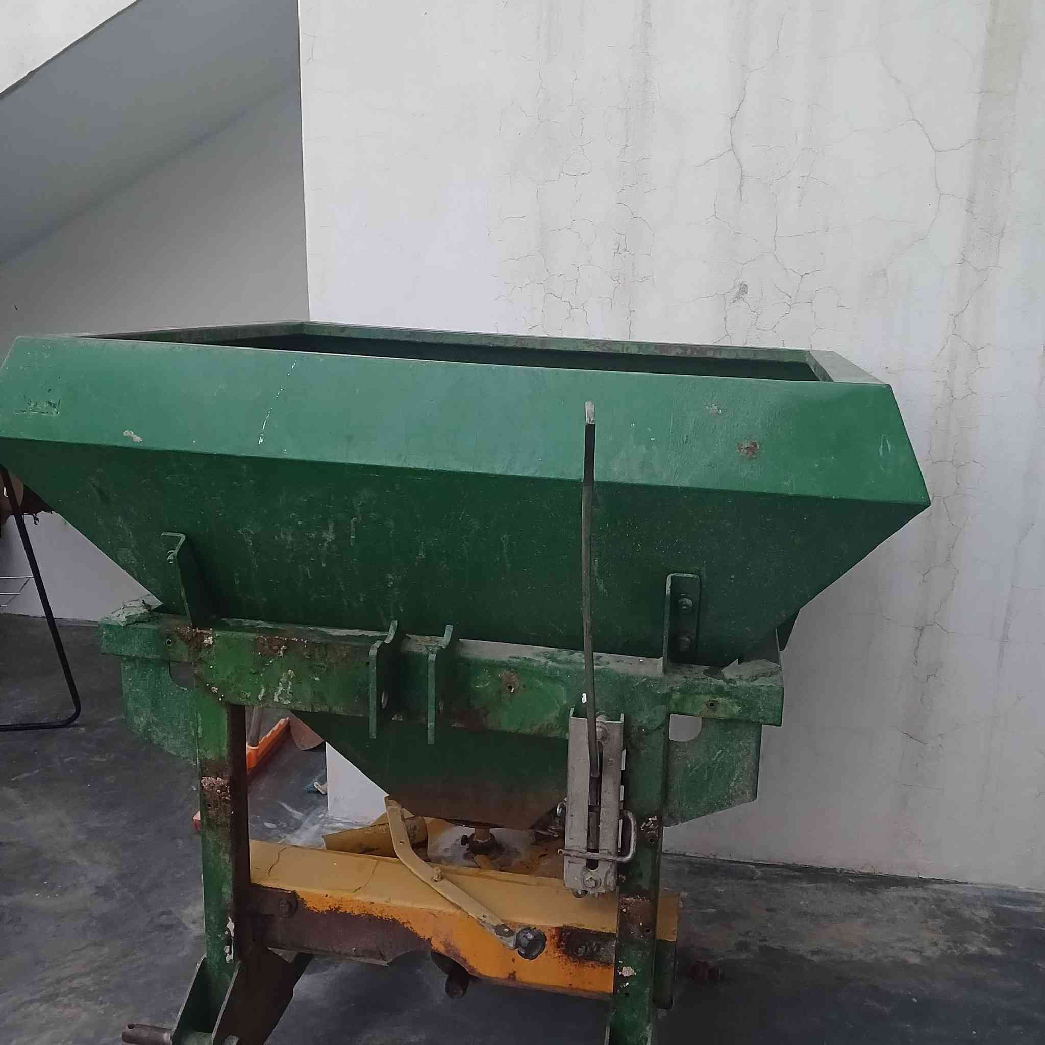 بازيره بؤفرؤشتن توركى 400 زؤرخاوينه
شوين چوارقورنه ***********  ***********
