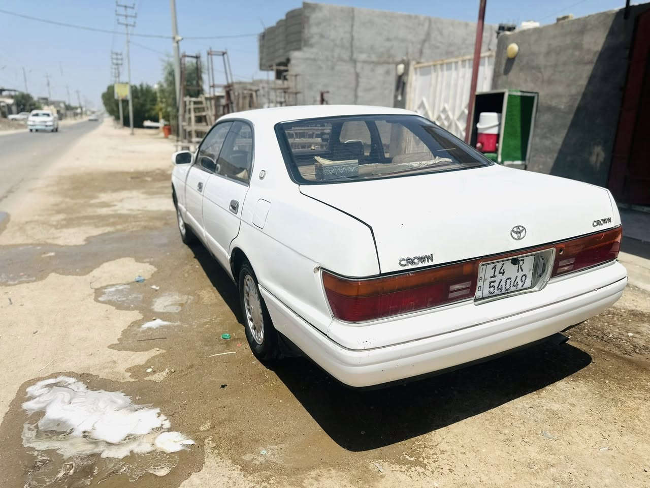 #كراون بطه  فصل موديل 1993 مكينه كير حداده تخم تاير 
السياره مال جناي ومتعوب عليها ما تخسر عليها الف 
تبريد شغال لايت زنون كهربائيات كلها شغاله سنويه لل29
رقم انكليزي السياره باسمنه تحويل ثاني يوم السعر 66 بيها مجال للشراي العنوان البصره القرنه *********** مكلف بالنشر رقم متوفر واتساب

