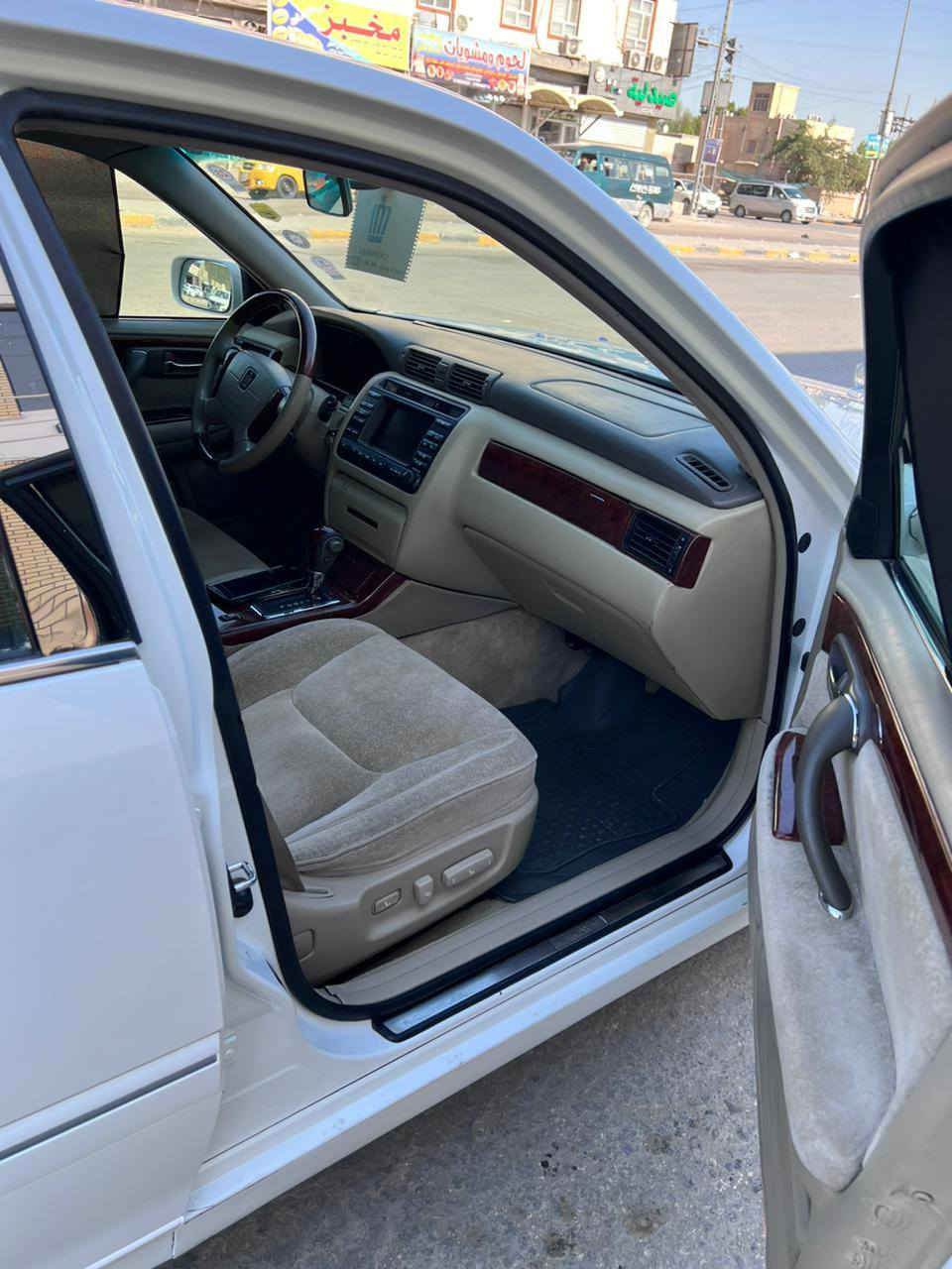 سلام عليكم
جنون 👑ملكه 
موديل 2003
رقم كركوك مدفوع الكمرك باقي بس عله رقم 
مكفوله من الكصه وظربه ونقل الجثه 
سعر 110 وبيه مجال قليل 
رقم تليفون ***********
