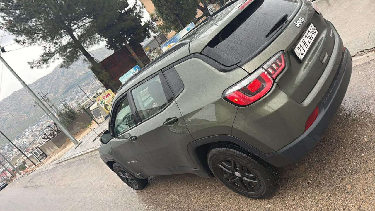 Jeep compass موديل 2018 سياره بدون صبخ بيها تعديل راس بوند كير و محرك بشرط سياره ابرع سلندر رقم و سنويه جديد تريد وكاله تريد تحويل بشرط سياره مكفوله كل شي بشرط سدر امامي خلفي كل شي بشرط سعر سياره 123 و بيها مجال *********** دهوك, العراق
